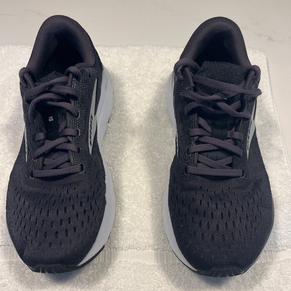 Brooks Women’s Ghost  16 running shoes - Picture 1 of 7
